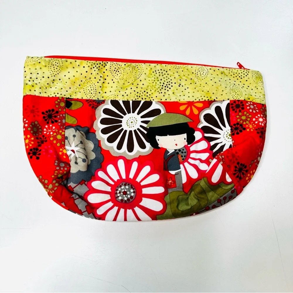 New! Kaori Kokeshi cosmetic bag - Picture 2 of 5